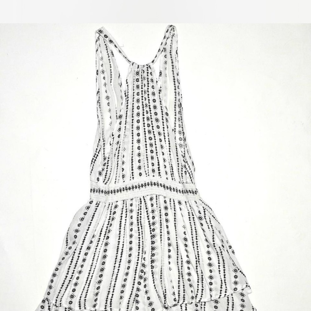 Cute Patterned Romper - Picture 3 of 7